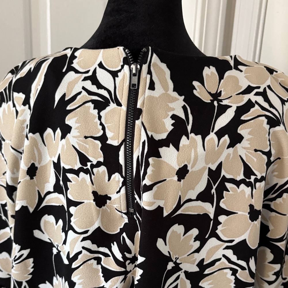 Melloday Floral Print V-Neck Short Sleeve Blouse - Picture 6 of 12